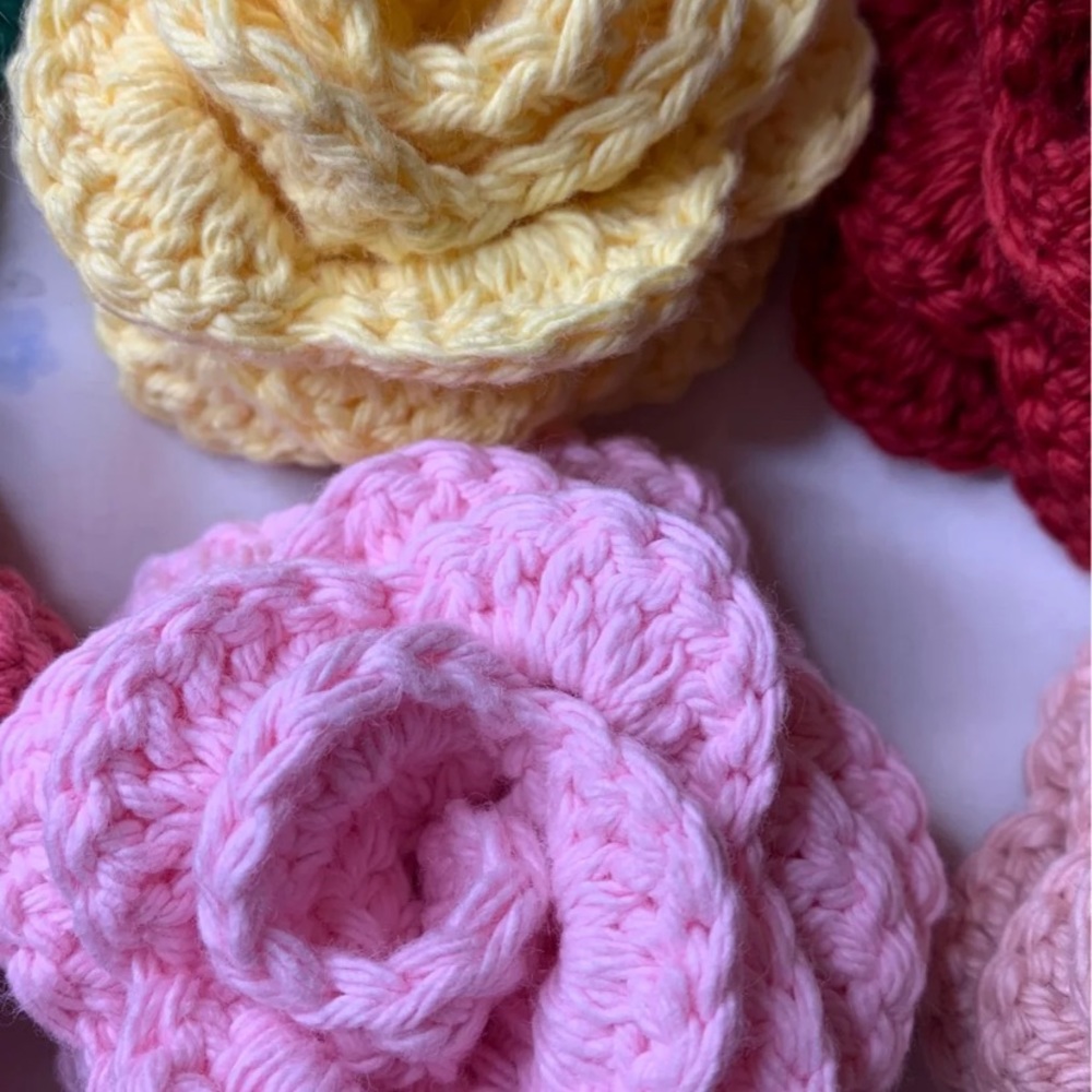 Crochet Roses - Picture 5 of 6
